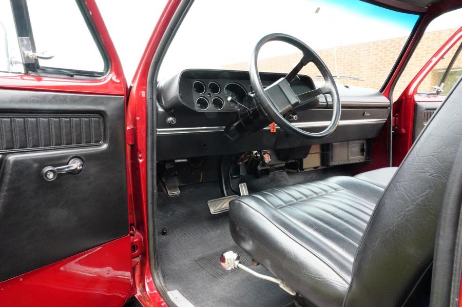 Интерьер Dodge D100 Custom Pickup 1979 года  (фото 59 из 92)